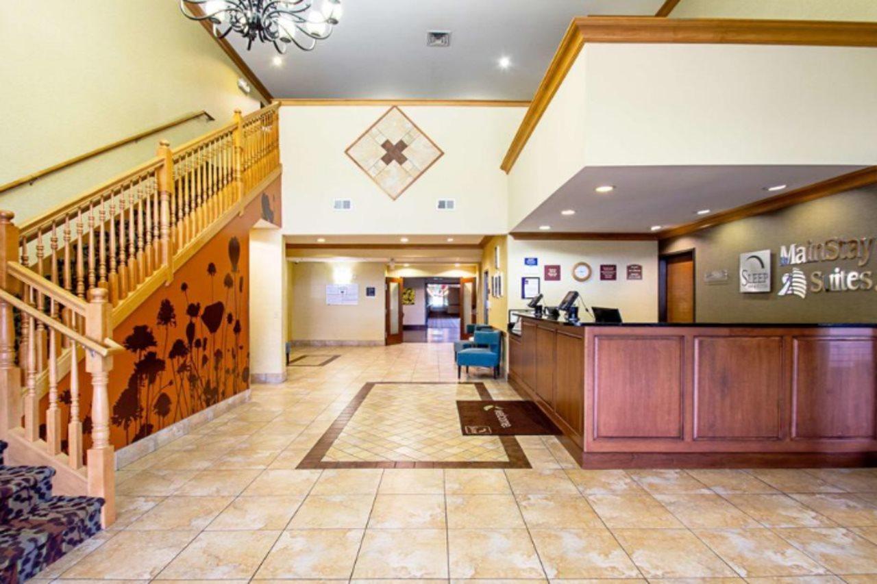 Sleep Inn & Suites Madison - Monona Bagian luar foto