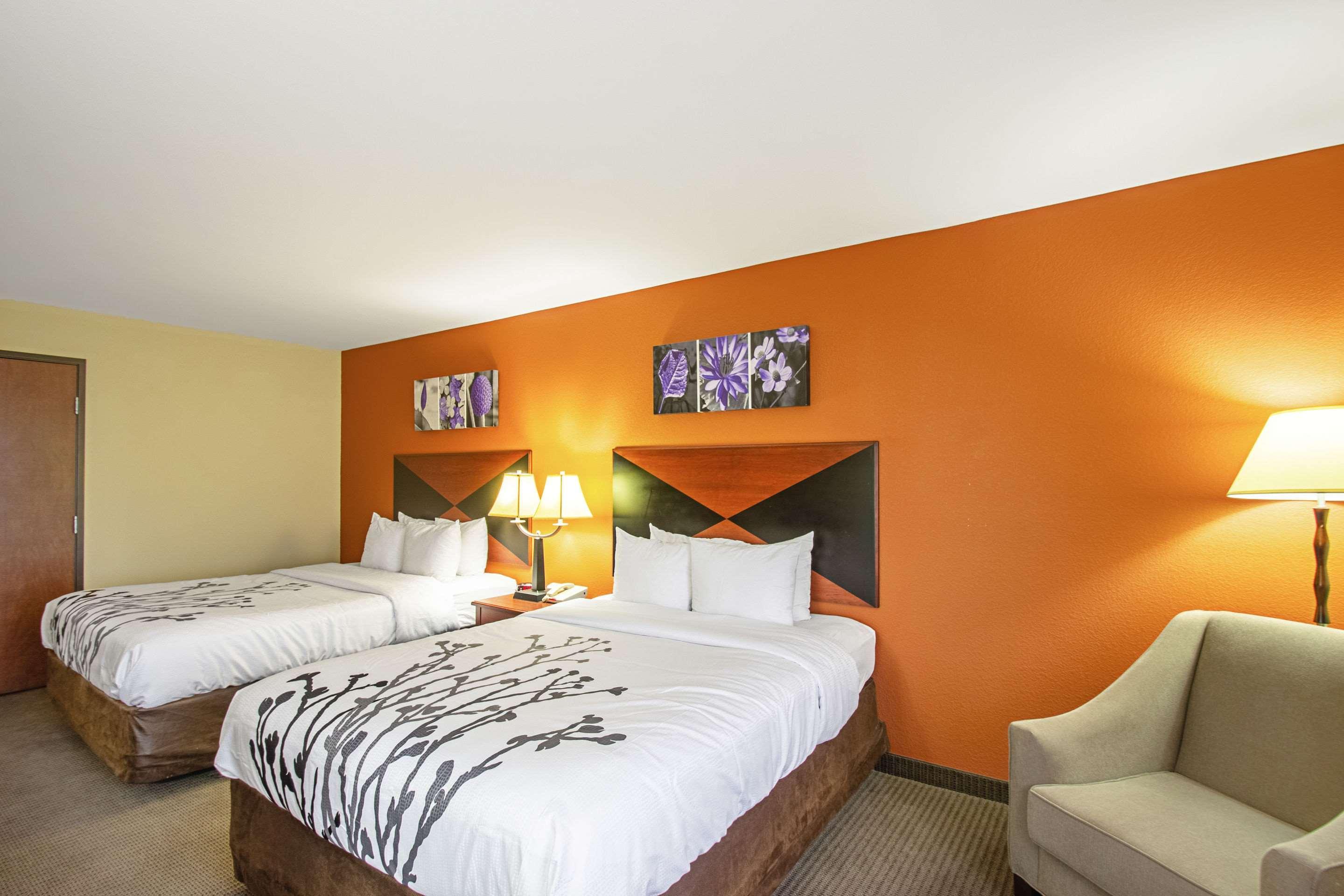 Sleep Inn & Suites Madison - Monona Bagian luar foto