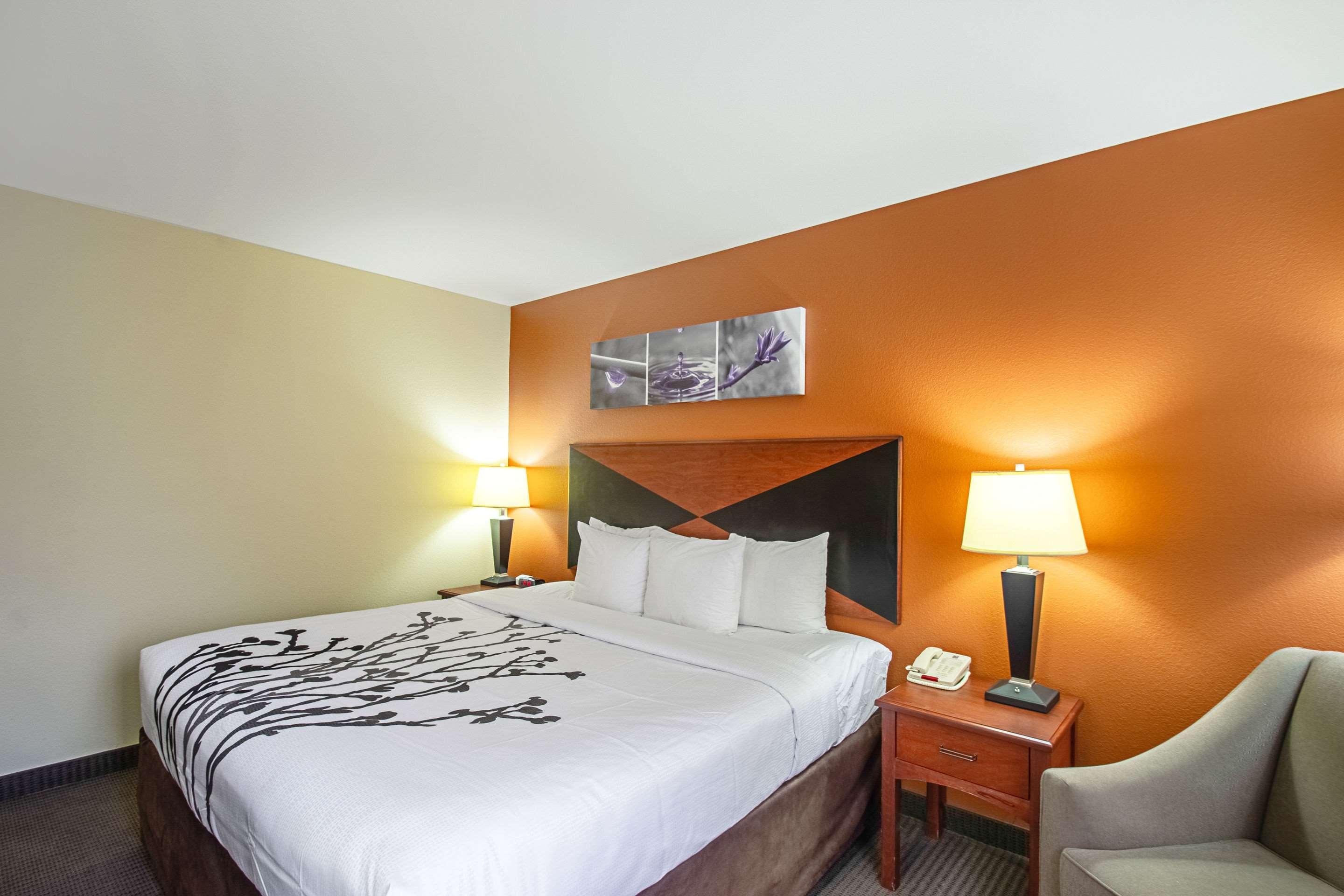 Sleep Inn & Suites Madison - Monona Bagian luar foto