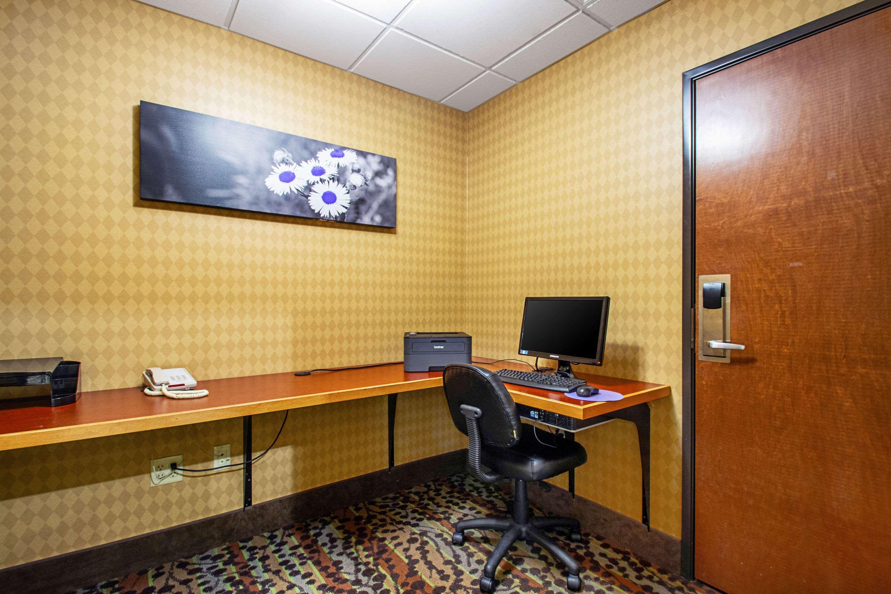 Sleep Inn & Suites Madison - Monona Bagian luar foto