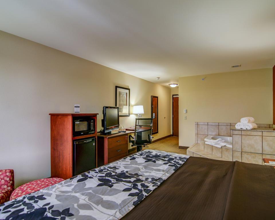 Sleep Inn & Suites Madison - Monona Bagian luar foto