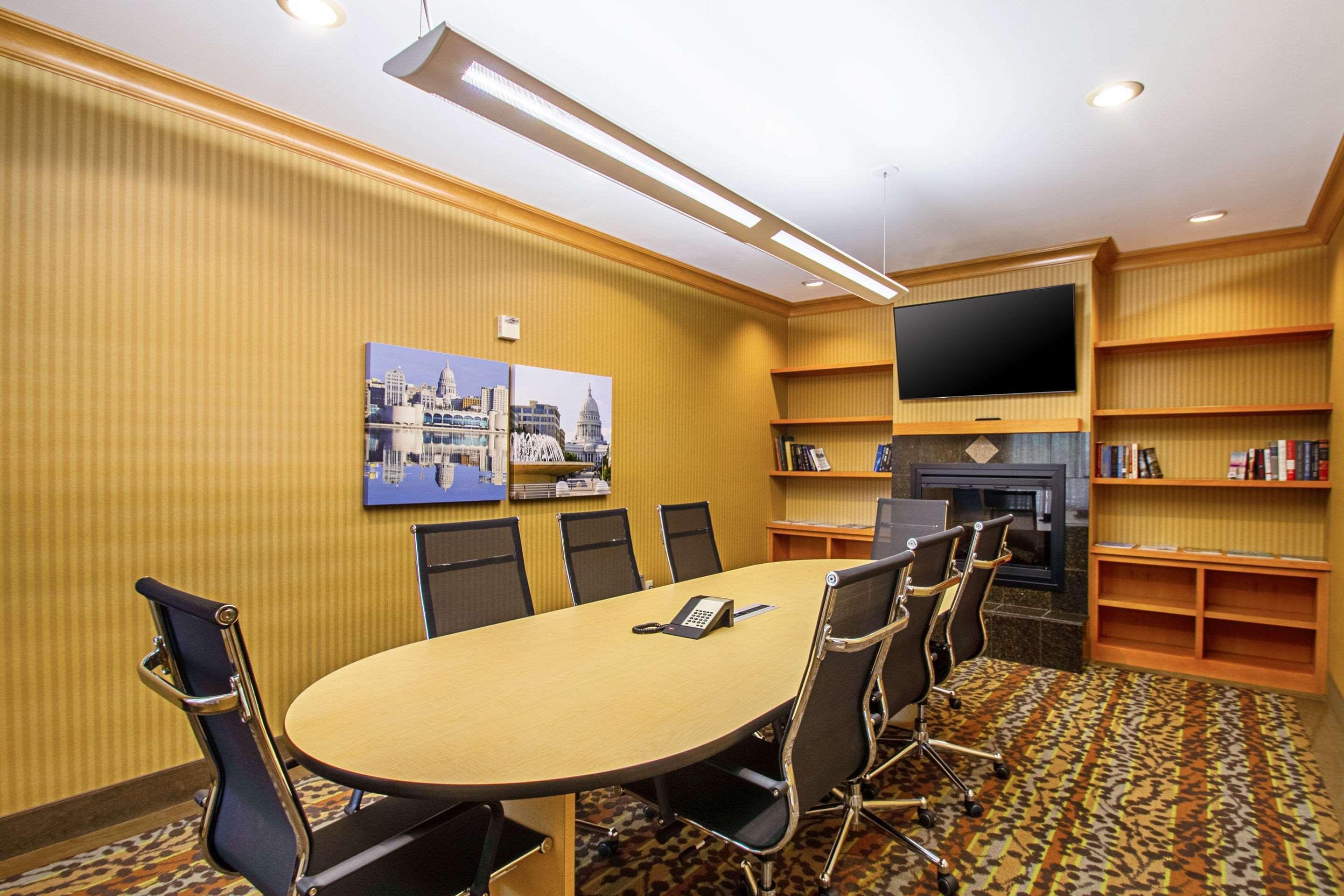 Sleep Inn & Suites Madison - Monona Bagian luar foto
