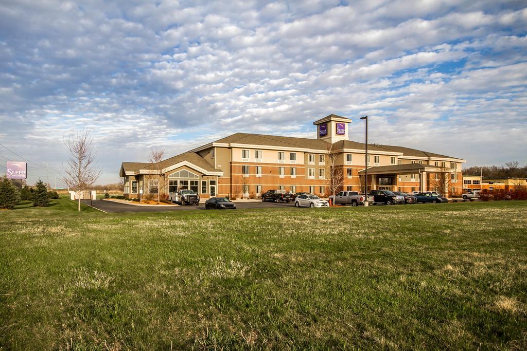 Sleep Inn & Suites Madison - Monona Bagian luar foto