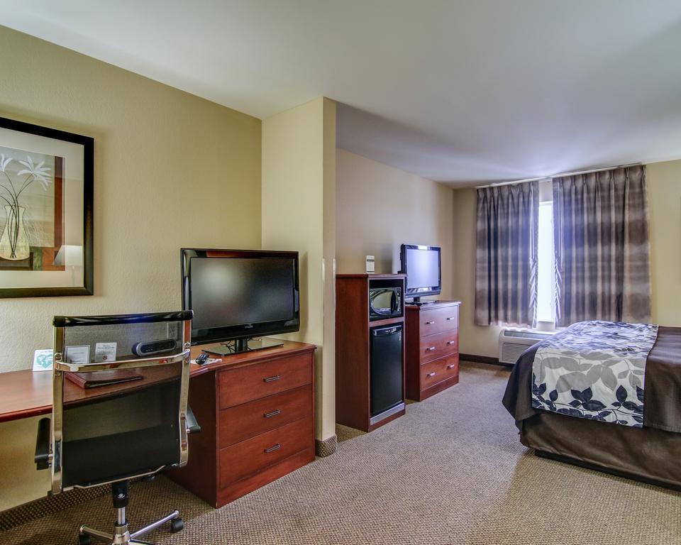 Sleep Inn & Suites Madison - Monona Bagian luar foto
