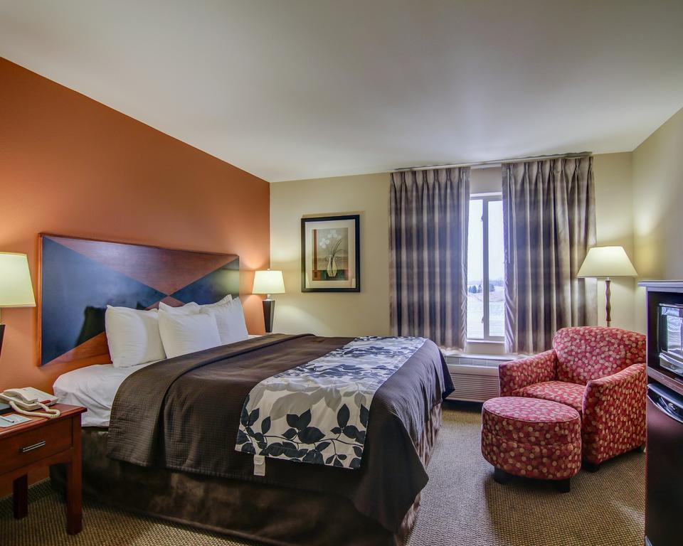 Sleep Inn & Suites Madison - Monona Bagian luar foto