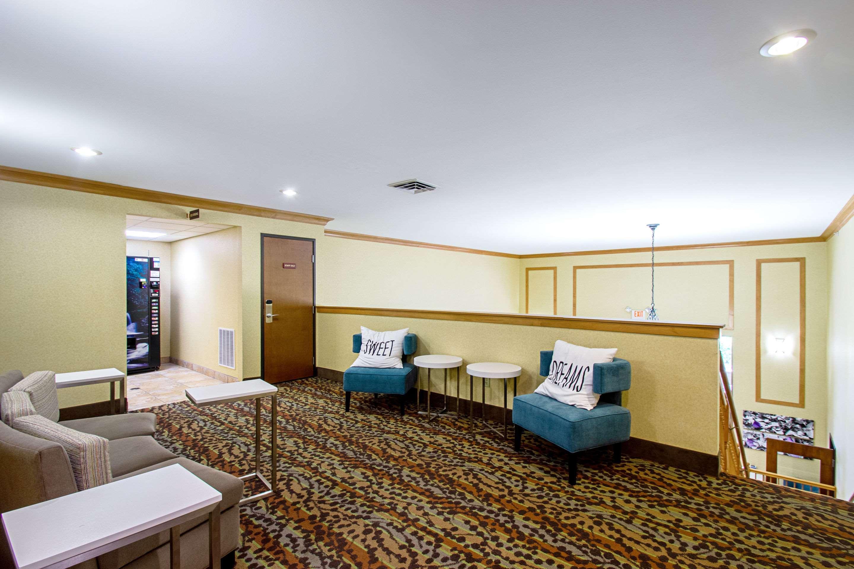 Sleep Inn & Suites Madison - Monona Bagian luar foto