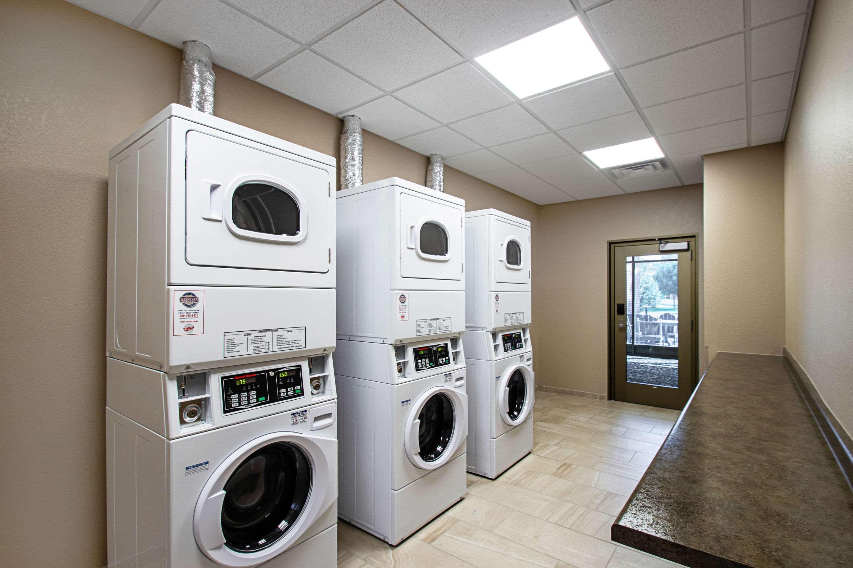 Sleep Inn & Suites Madison - Monona Bagian luar foto