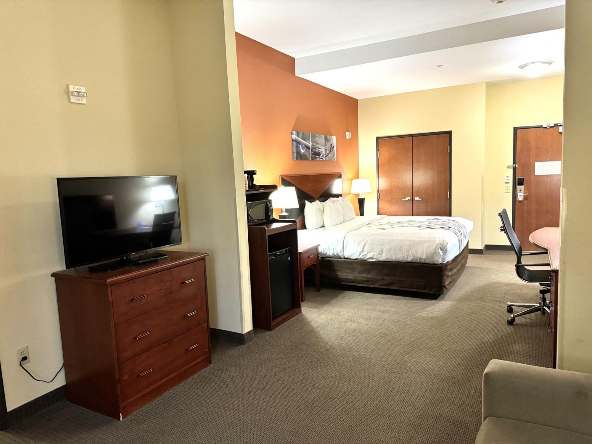 Sleep Inn & Suites Madison - Monona Bagian luar foto