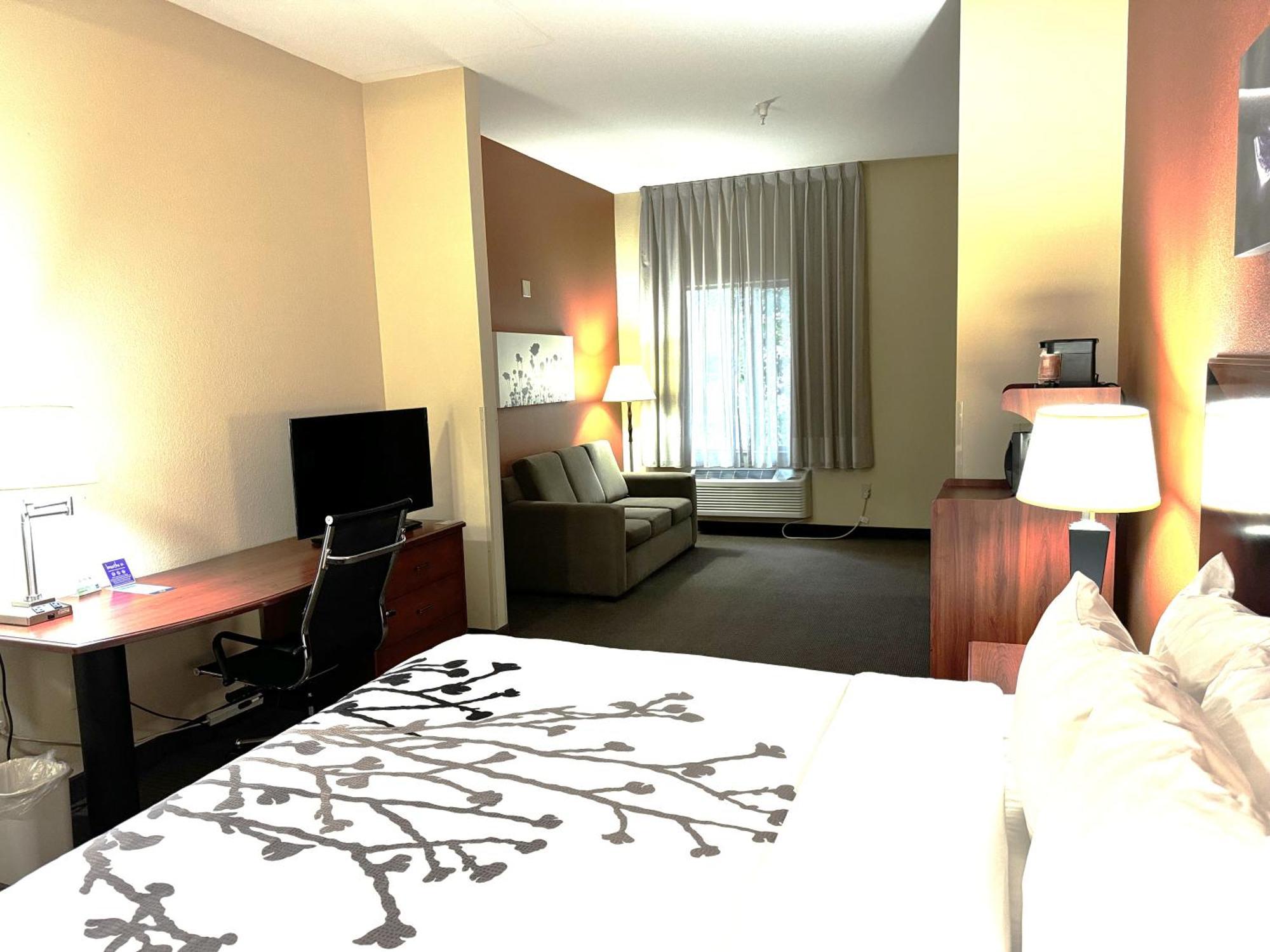 Sleep Inn & Suites Madison - Monona Bagian luar foto