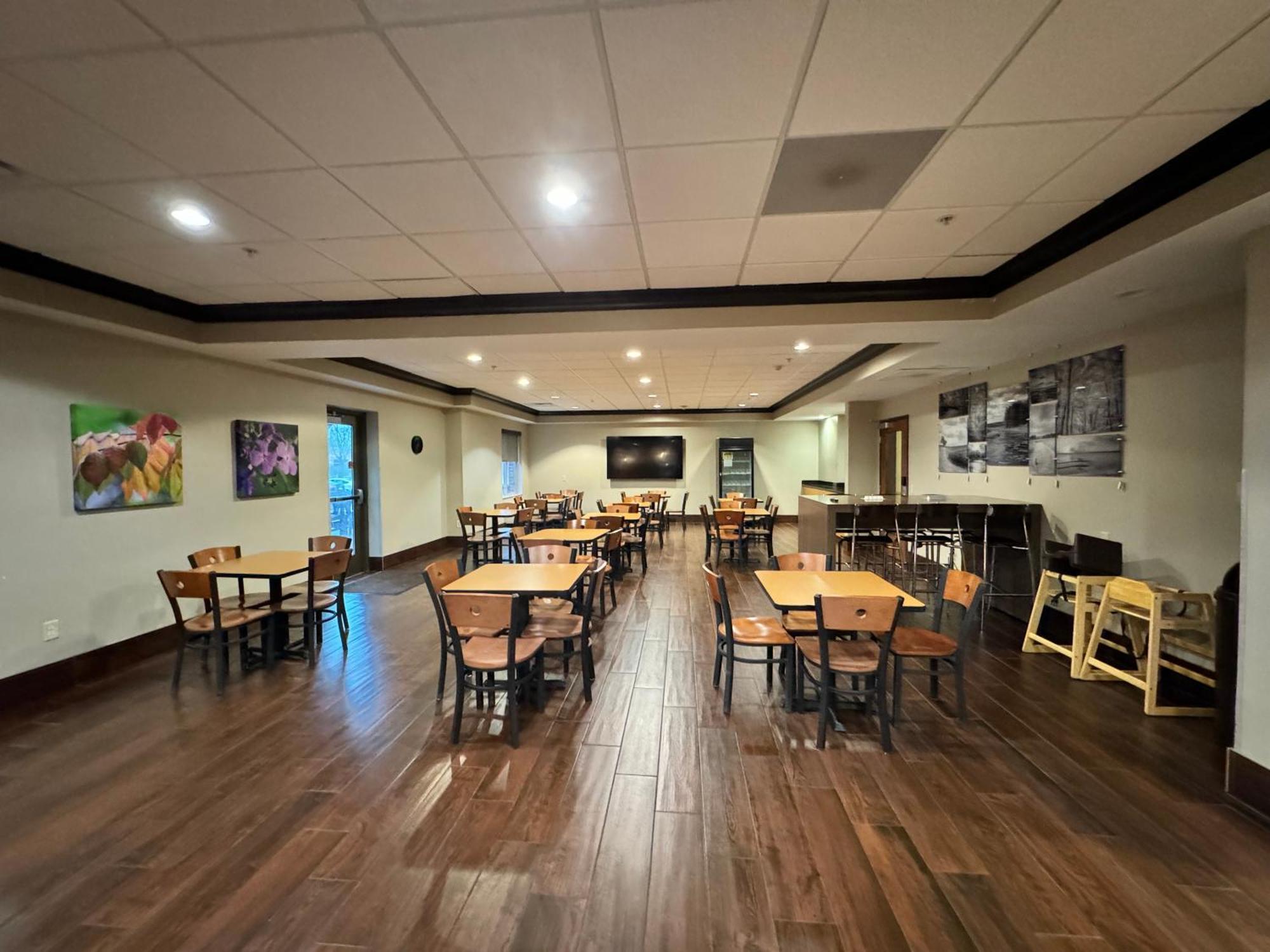 Sleep Inn & Suites Madison - Monona Bagian luar foto