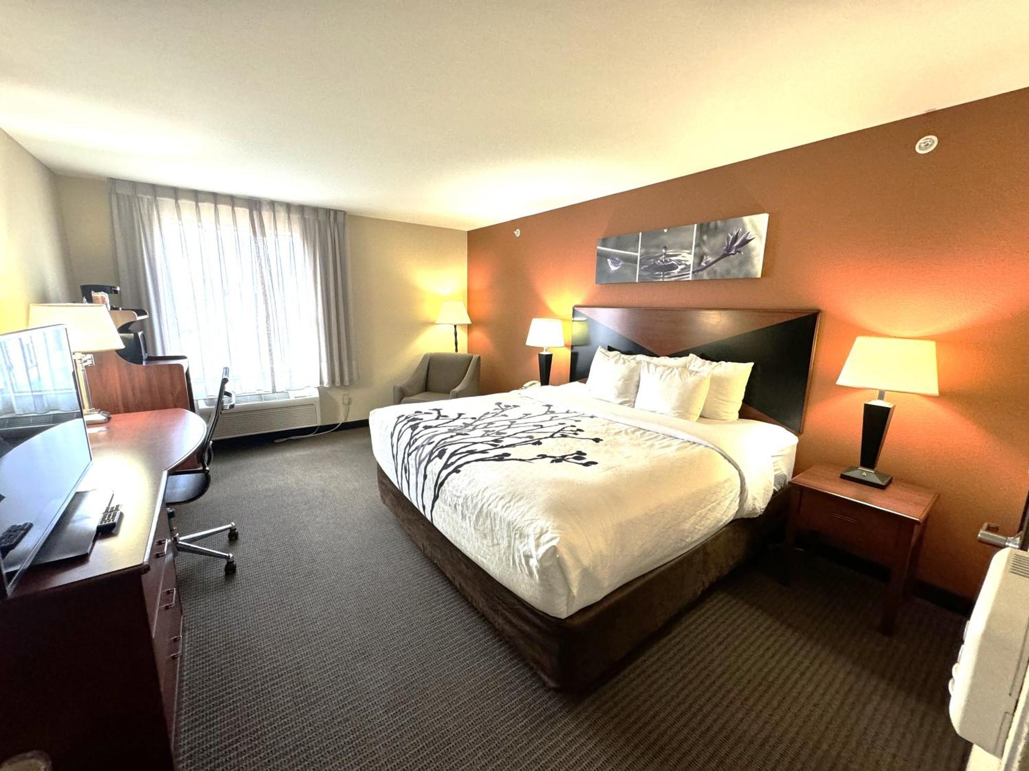 Sleep Inn & Suites Madison - Monona Bagian luar foto